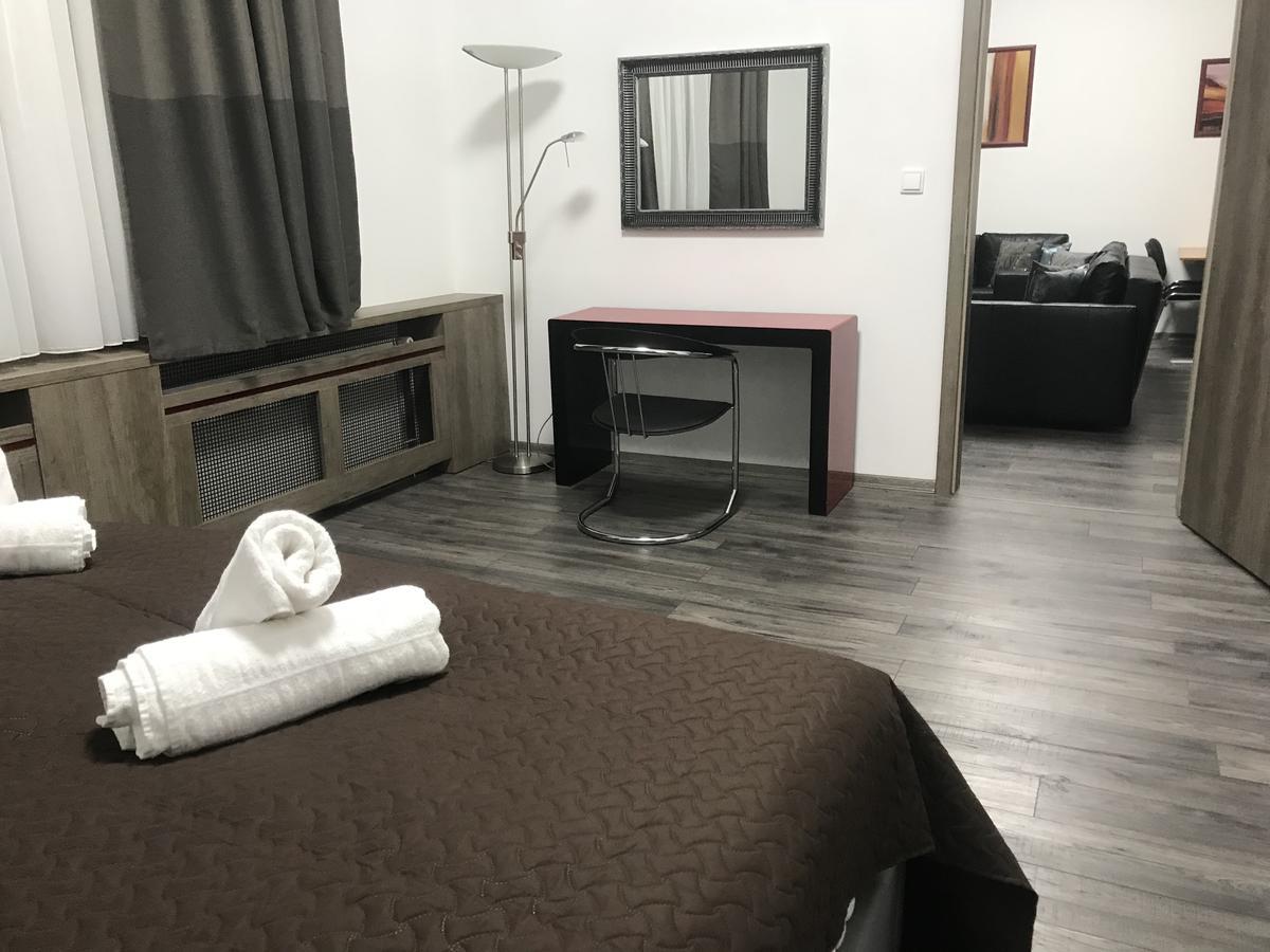 Old Town Boutique Apartments Ліберець Екстер'єр фото